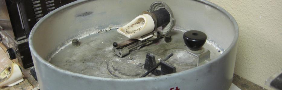 This is the centrifuge which drives the molten metal into the flask.