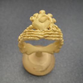 The cleaned 18K Gold Claddagh casting.
